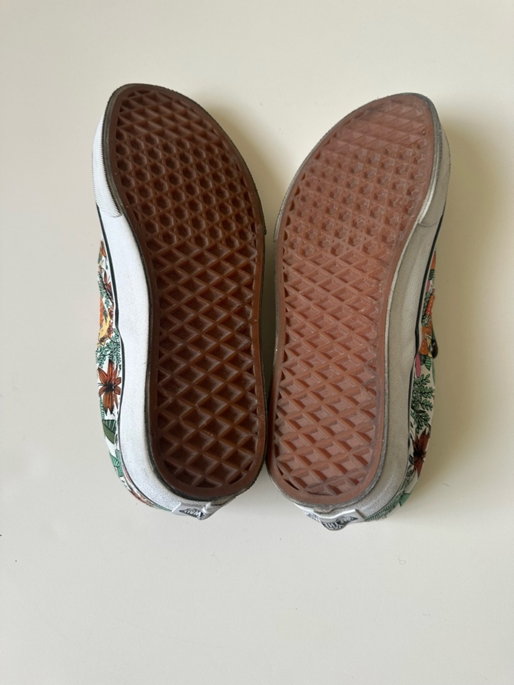 Vans Classic Wmns  Multi Tropic Floral colorway Slip-On Shoes~7 - Picture 6 of 7